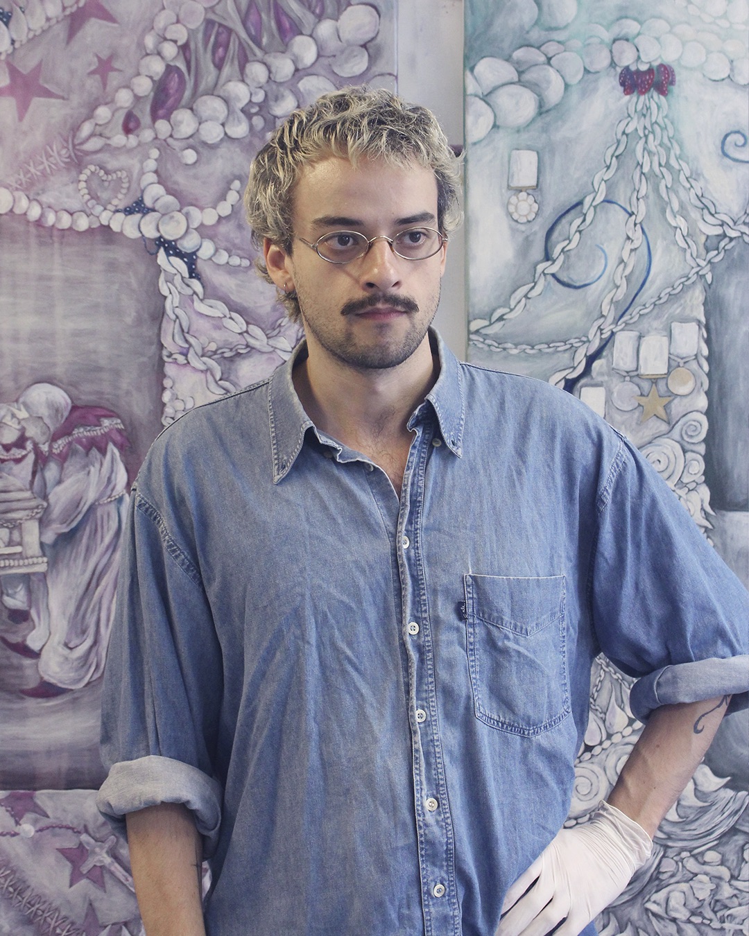 Retrato de Gustavo Poester em seu ateliê
